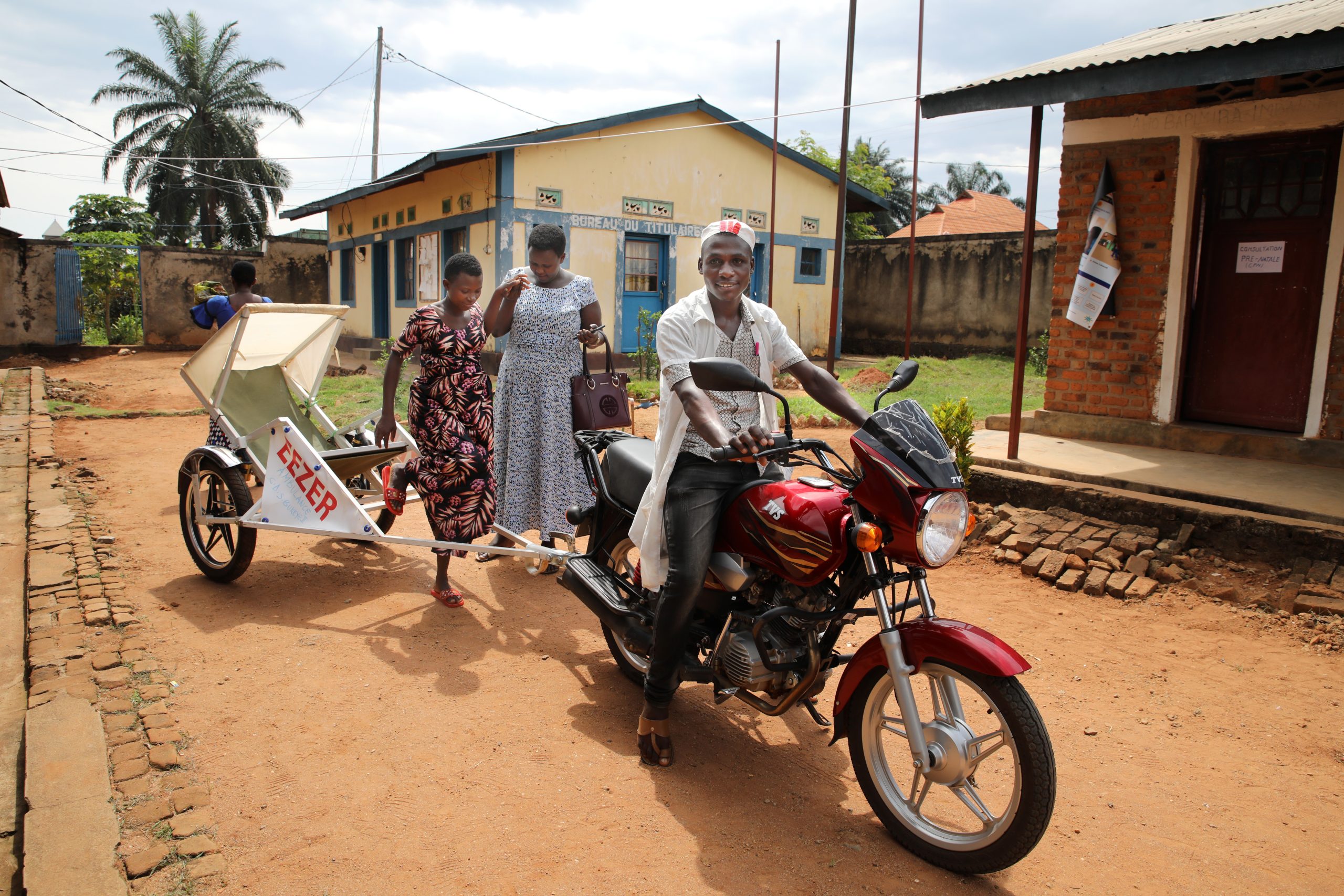En säker förlossning tack vare mc-ambulans